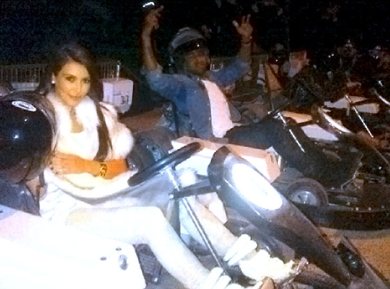 Kim Kardashian, Kanye West, Twit Pic Kim Kardashian, Kanye West, Twit Pic
